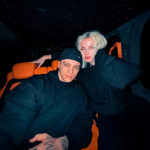 Обложка к песне Пока Играет Техно (feat. Dashi) от Rasa