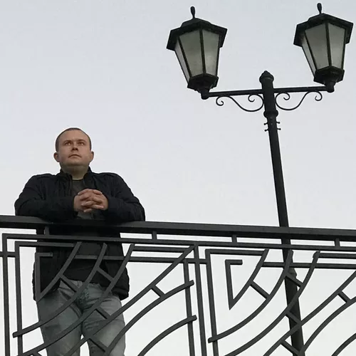 Обложка к песне На Окраине Августа от Дмитрий Гревцев