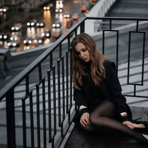 Обложка к песне Бывшие от Даша Храмова