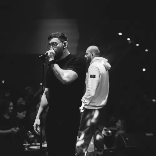 Обложка к песне Темница (feat. Leos) от Idris