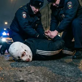 Обложка к песне Крутит от Чёрный Выход
