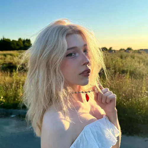 Обложка к песне Алые Губы (feat. DJ Коллапс & Carttie Mill) от Even Cute