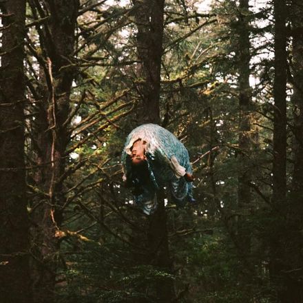 Обложка к песне Shades Of Blue от Kelsey Lu