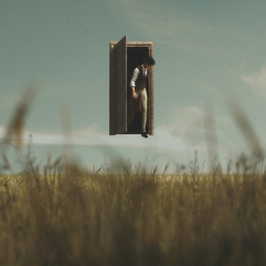 Обложка к песне Knokin' On Heaven's Door (feat. Mikayla) от Slider & Magnit